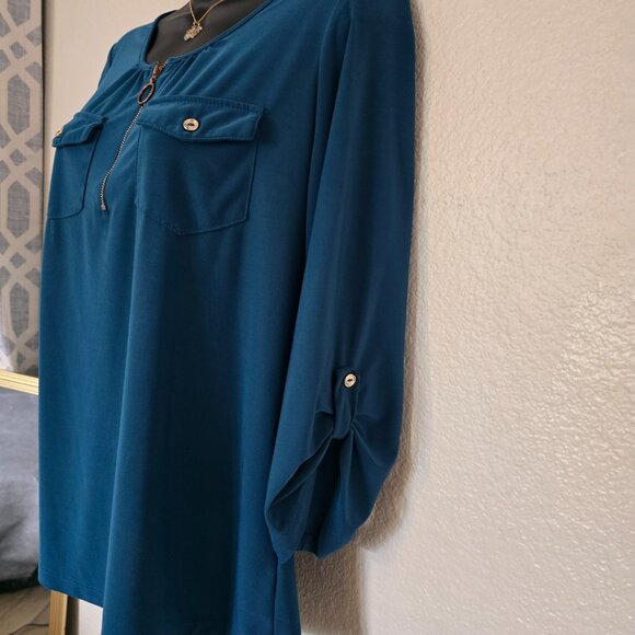 Blouse - Picture 2 of 3